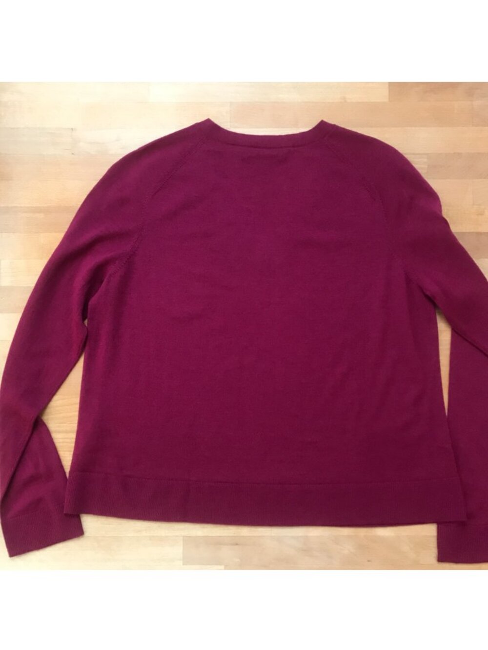 Club Monaco Zaydie V-neck Wool Sweater in Wine Size L - Picture 8 of 10